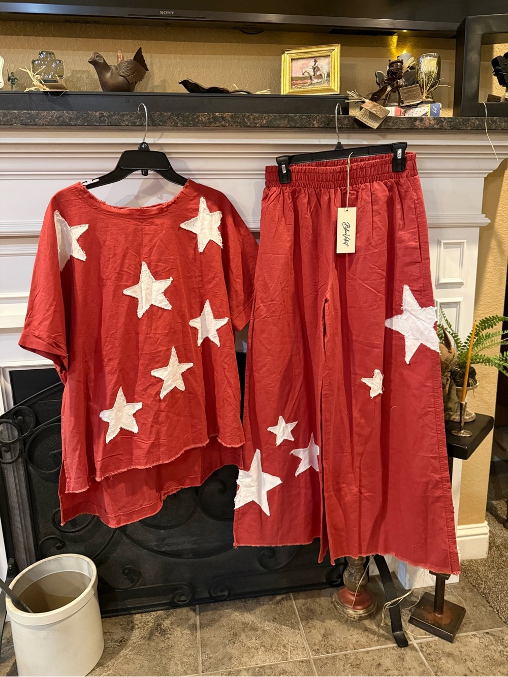Women's Red Star Print Pantsuit - Casual Two-Piece Set